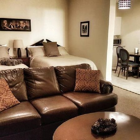 Cozy Little Apartment #11 By Amazing Property Rentals Гатіно Екстер'єр фото
